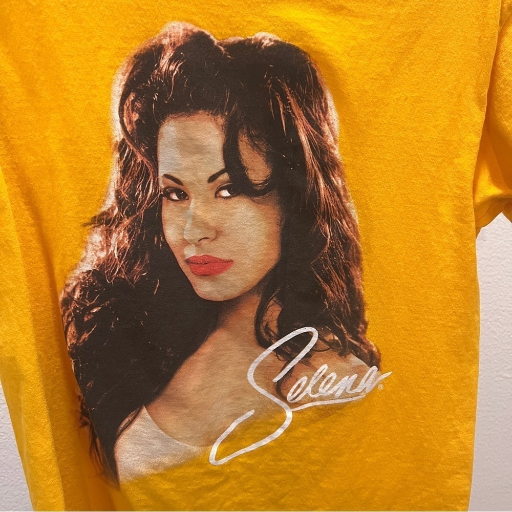 Deep Yellow Official Selena Merchandise TShirt Medium - Picture 2 of 7